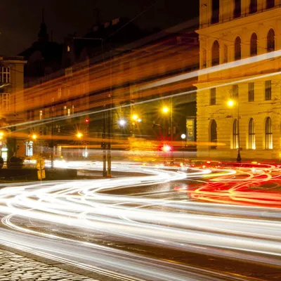 DSC_7562-night-street-in-Prague